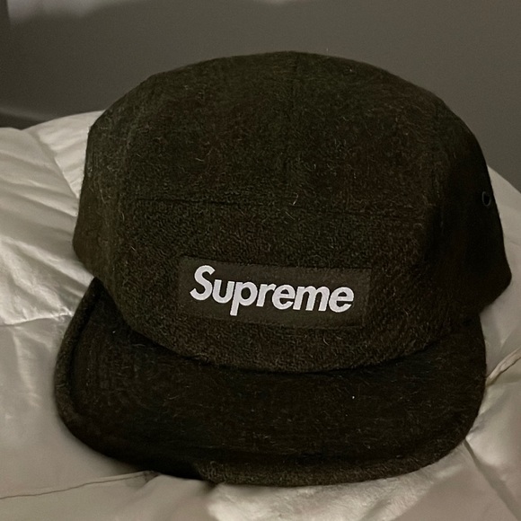 Supreme Featherweight Wool
Camp Cap (FW17) Olive - Picture 1 of 2